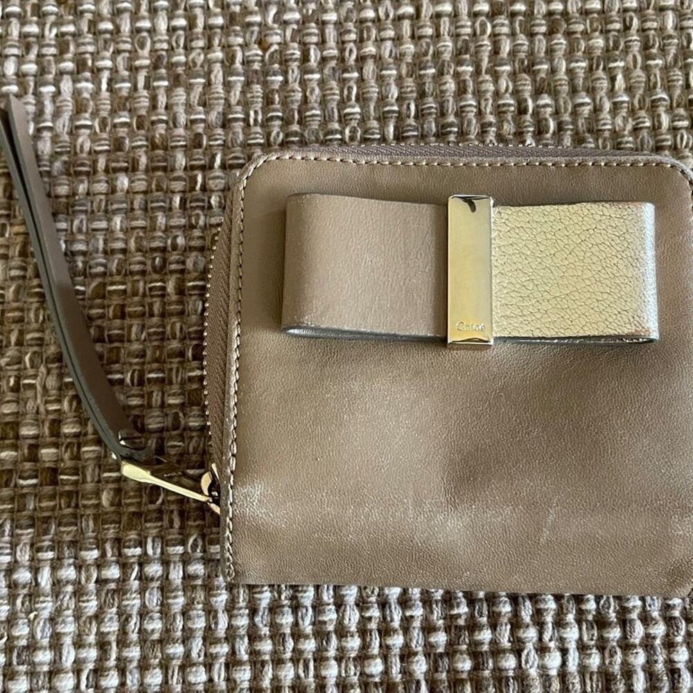 Chloe’ small wallet with bow beige and gold
